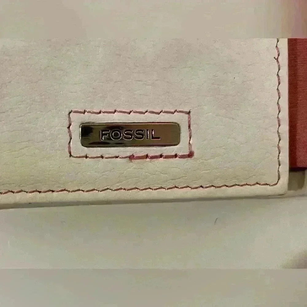 Fossil Women’s  Logan Mini Multifunction‎ Leather White Wallet